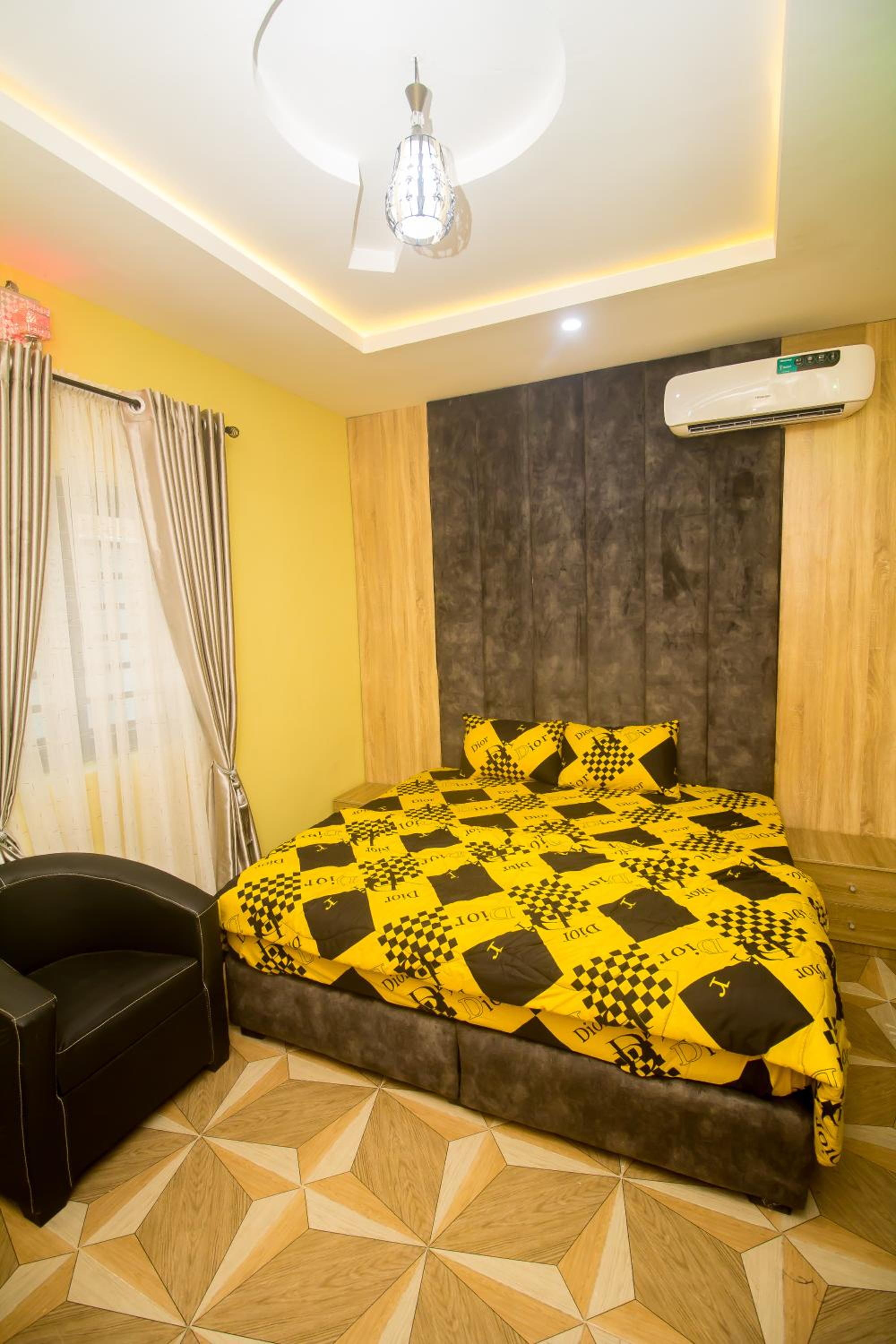 Outstanding Studio Apartment view 4