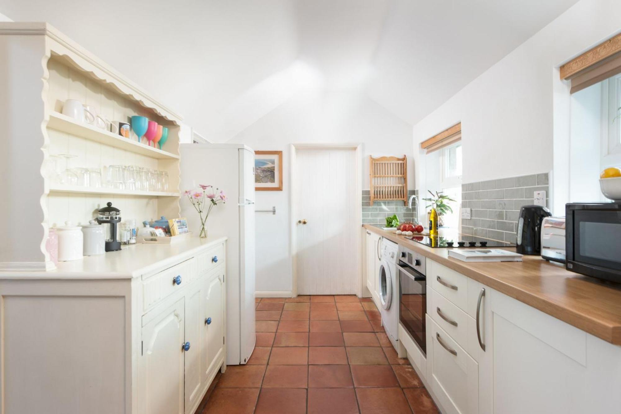 Laity Vean Hideaway - 2 Pets Allowed - Free Parking & WiFi view 4