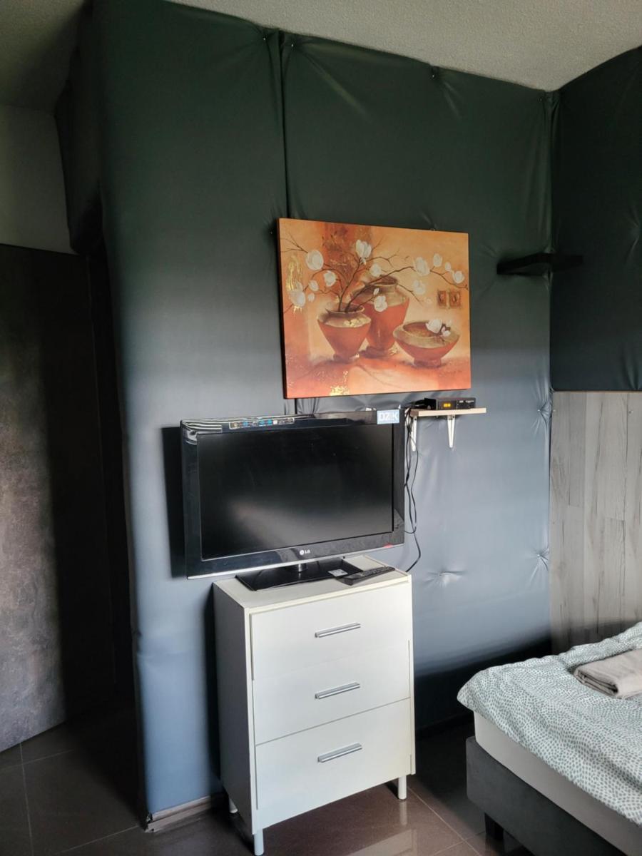 Photo 8
