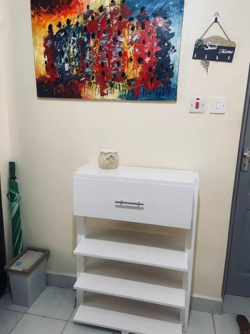 UrbanChicNest, Studio Apartment.