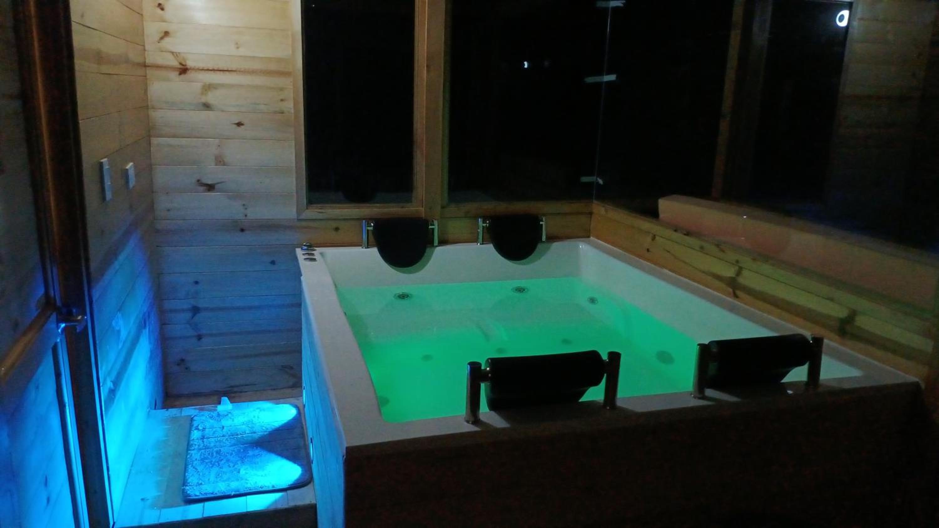 Ecocabaña con Jacuzzi Ecocabañas ByB