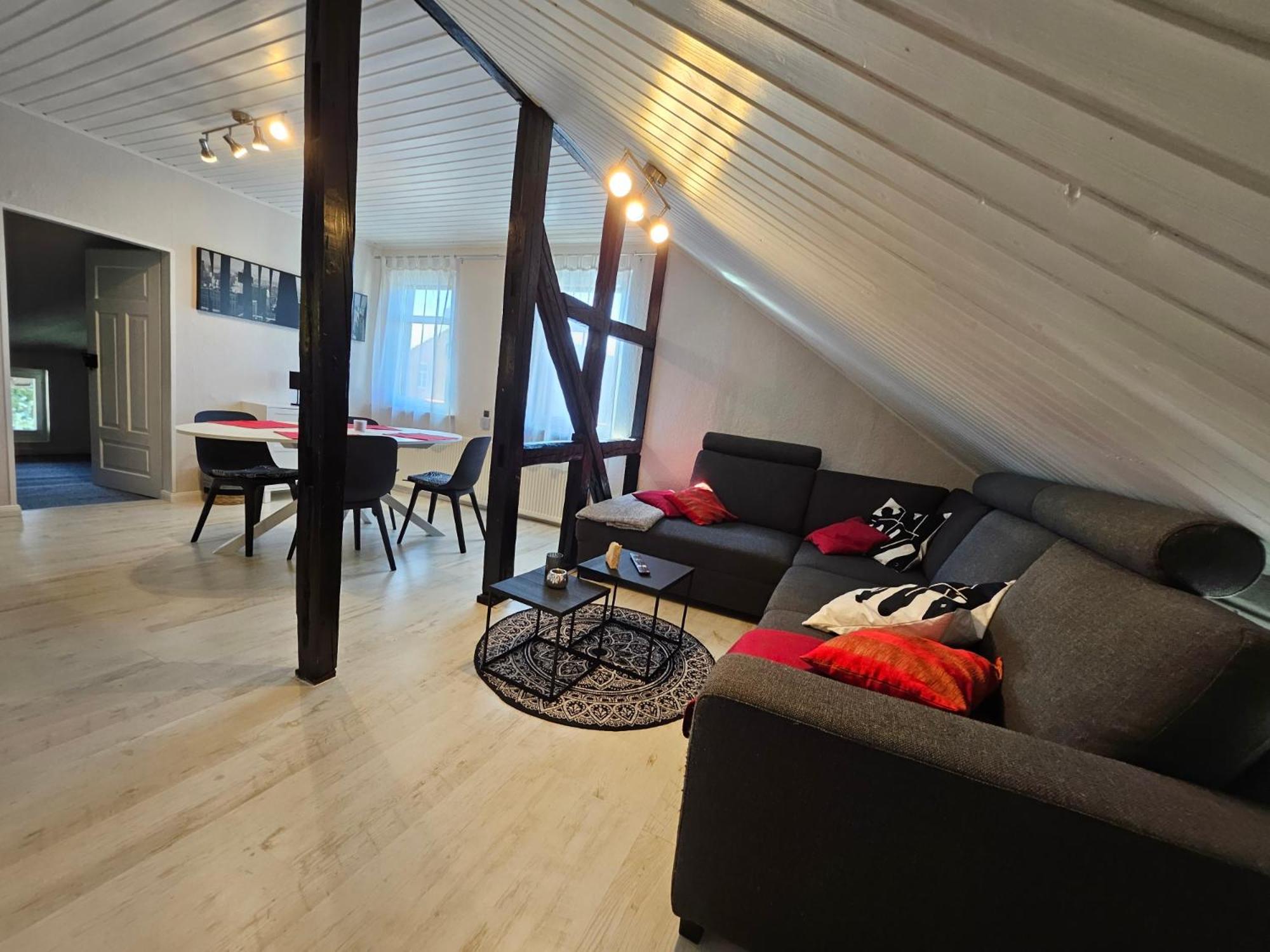 Apartments am Saalebogen mit Gartenterrasse, Grillkamin und freie Parkplätze