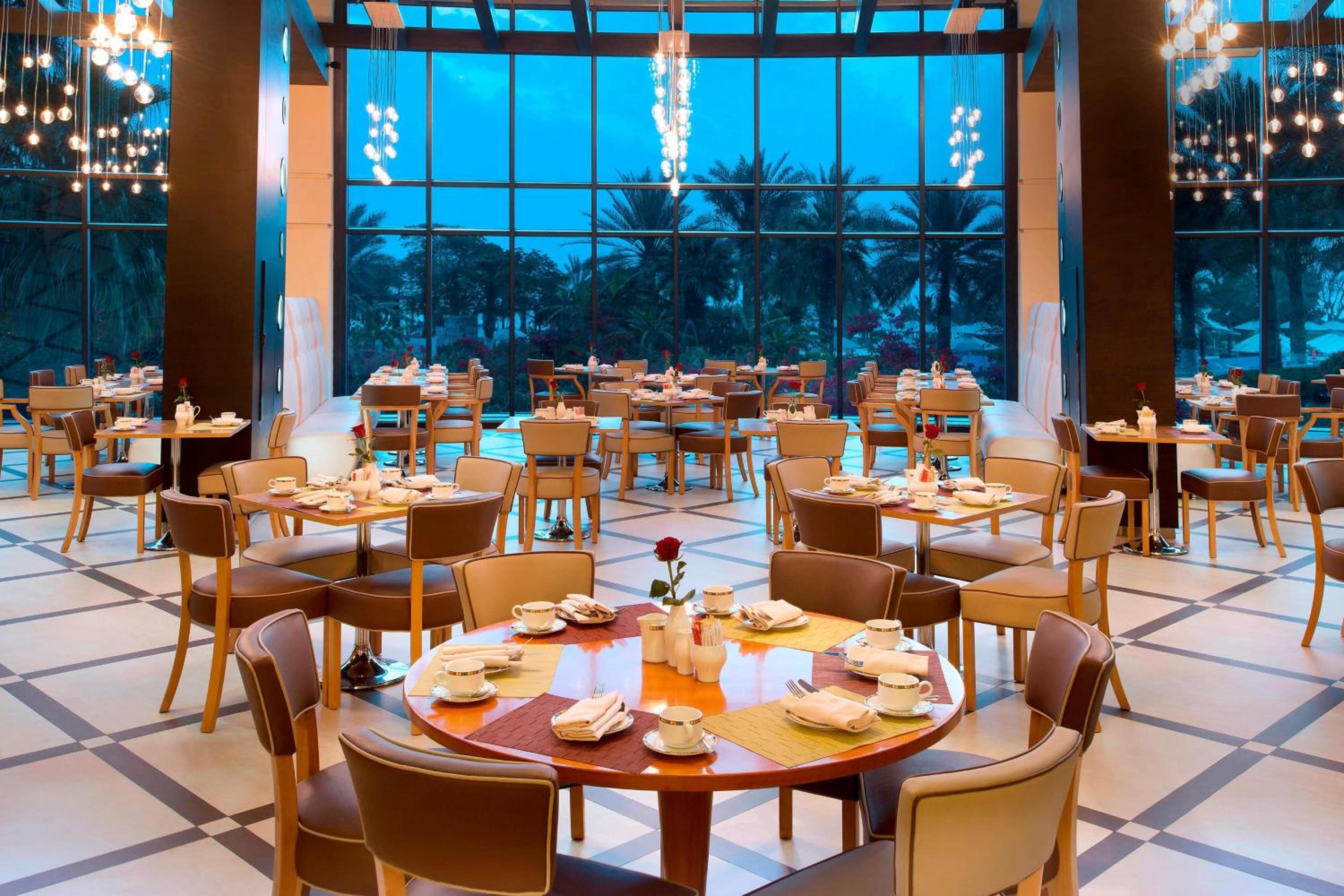 Le Meridien Al Aqah Beach Resort