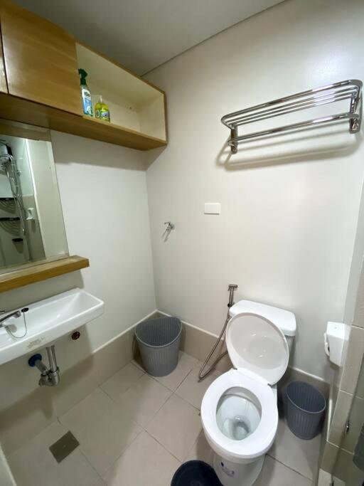 2br Near NAIA/Skyway: Staycation With View view 4