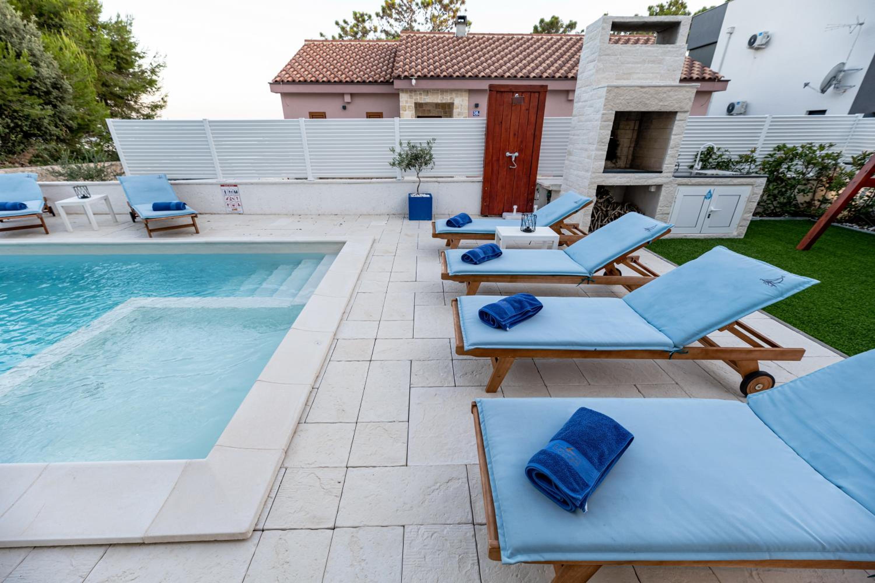 SEA VILLA VIR