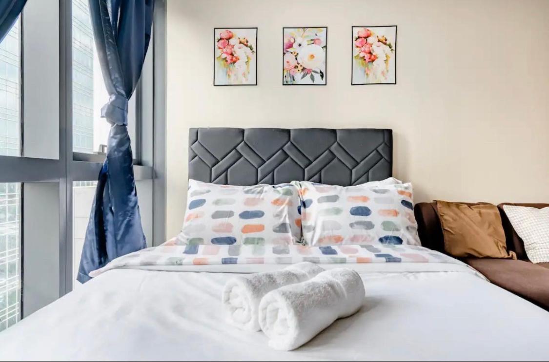 Gee’s Place Shabby Chic Unit with free Wifi view 2