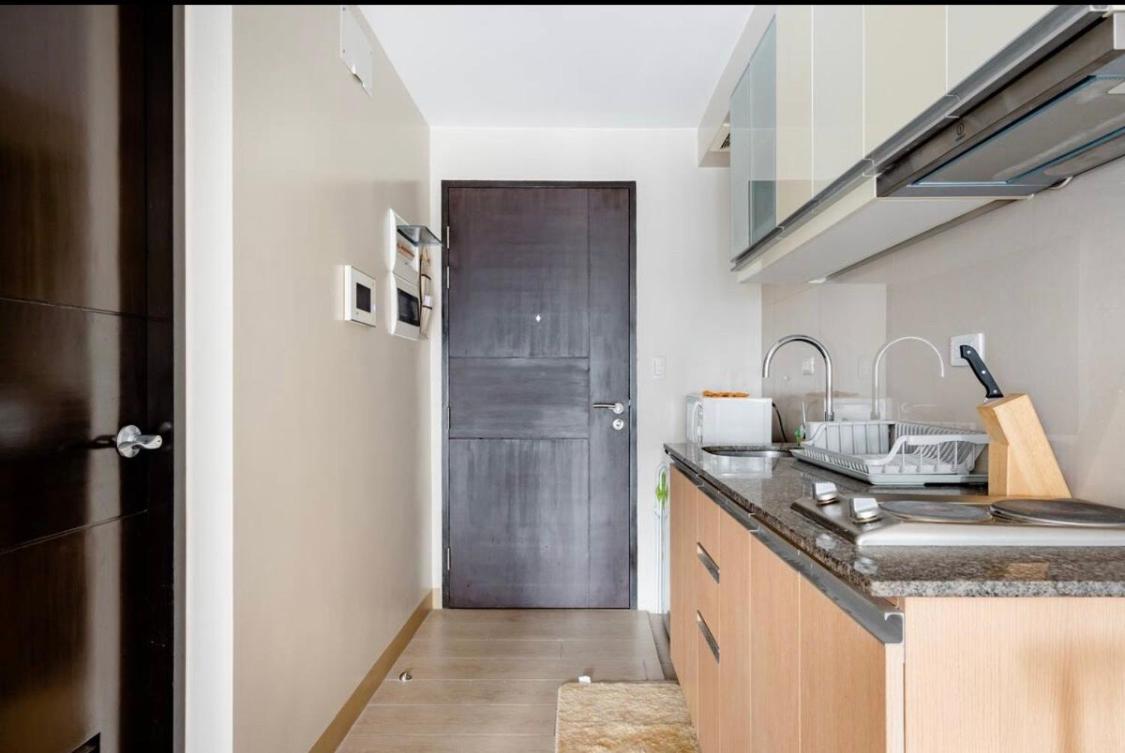 Gee’s Place Shabby Chic Unit with free Wifi view 5