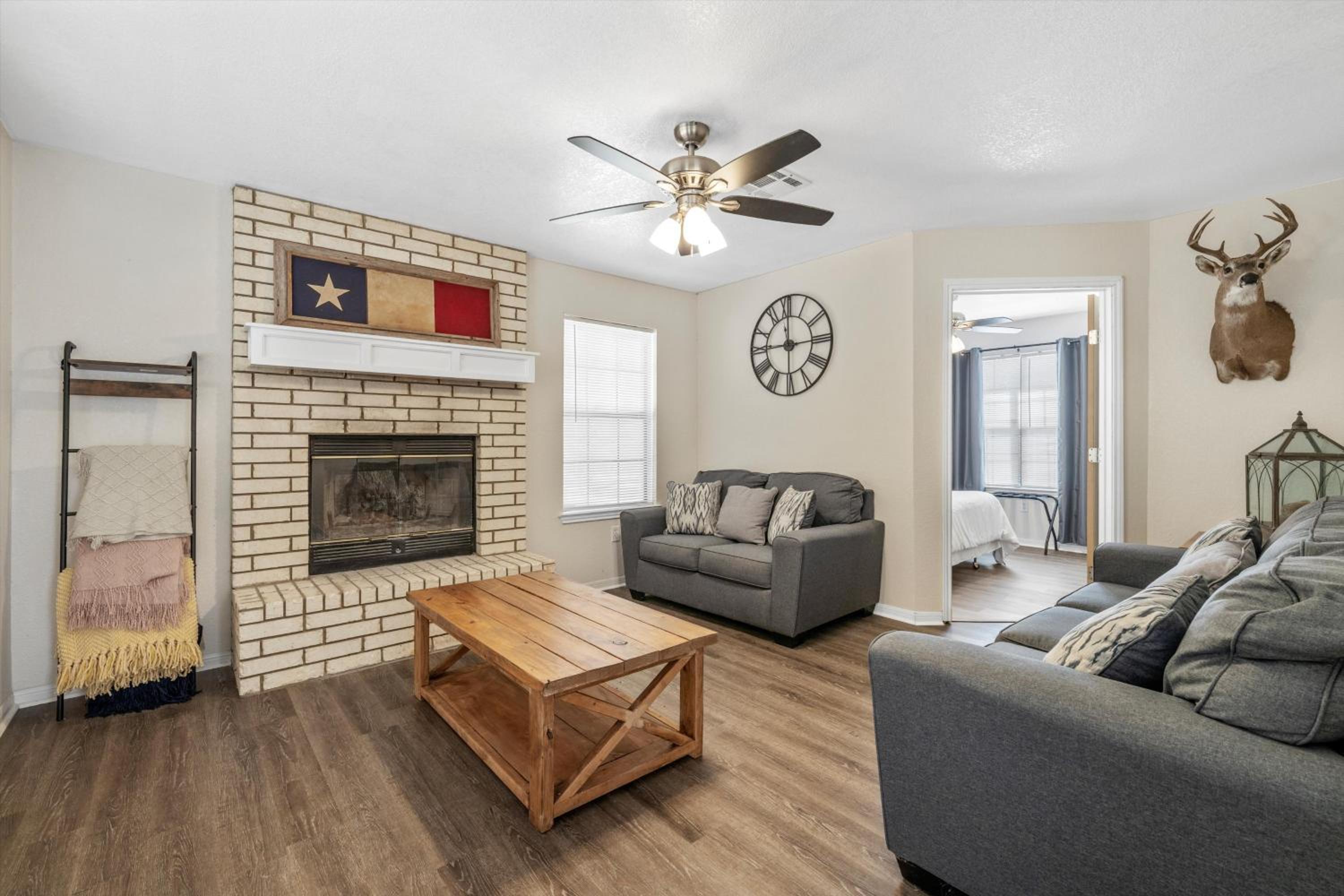 Quiet 4BR Farmhouse: Ideal Family Retreat view 4
