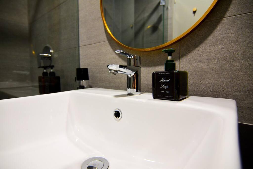 The Showroom Suite KL Pano Jalan Ipoh - Self-C/In, MRT, F/Parking