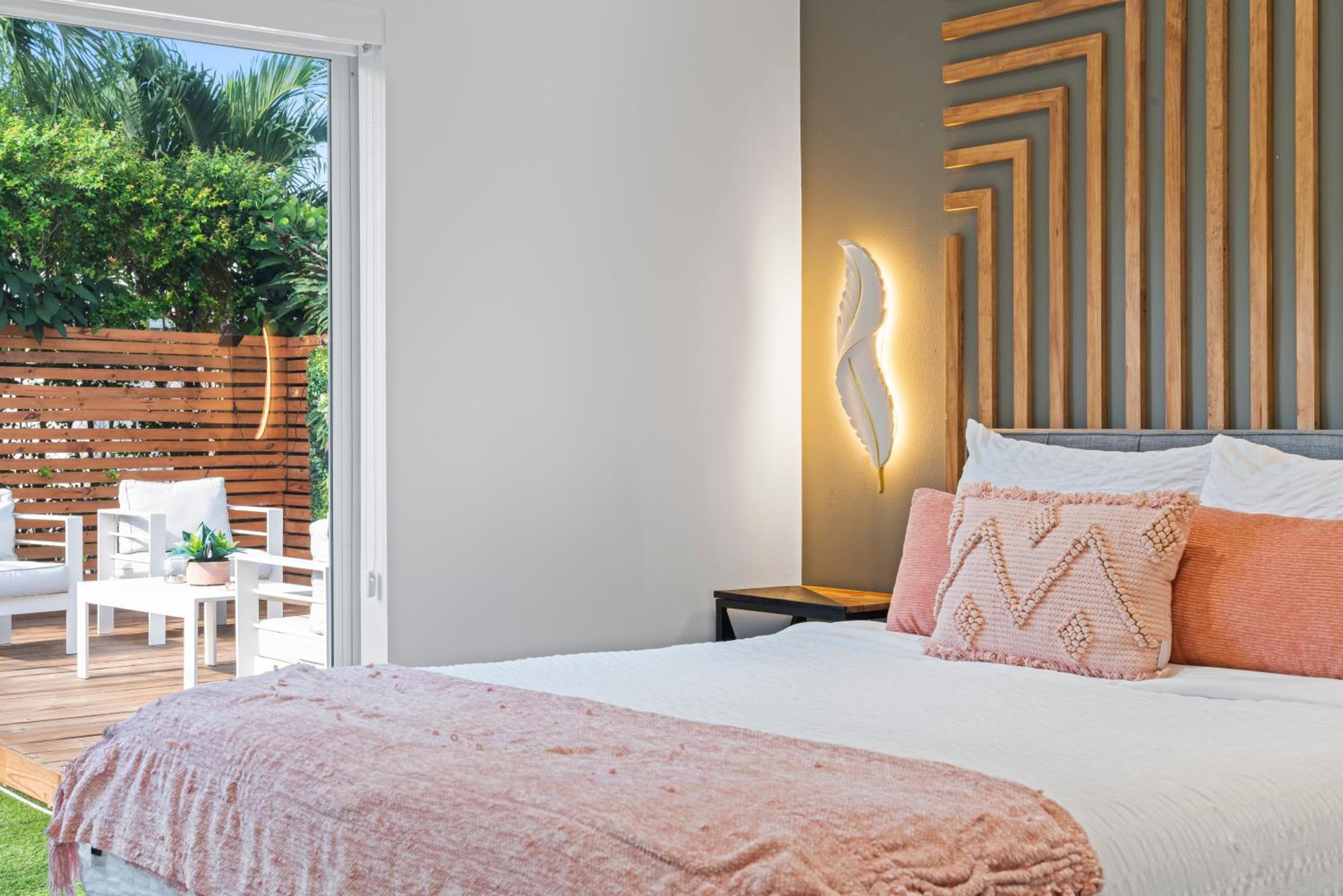 Deluxe Miami House w 5BR Mini Golf & Heated Pool L62
