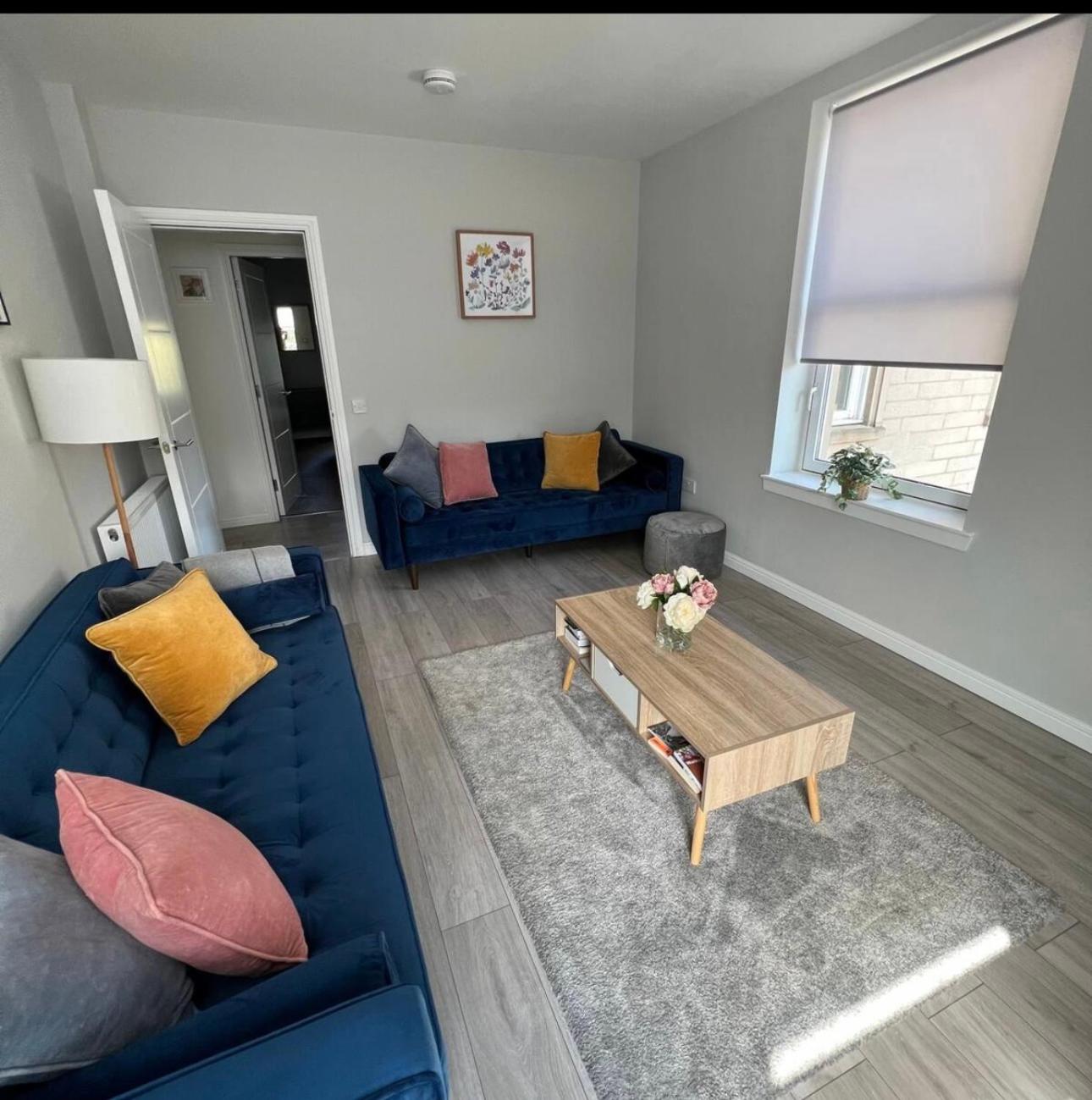 Stunning 2 Bedroom River View Apartment