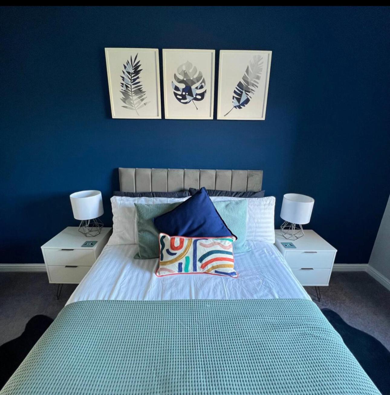 Stunning 2 Bedroom River View Apartment
