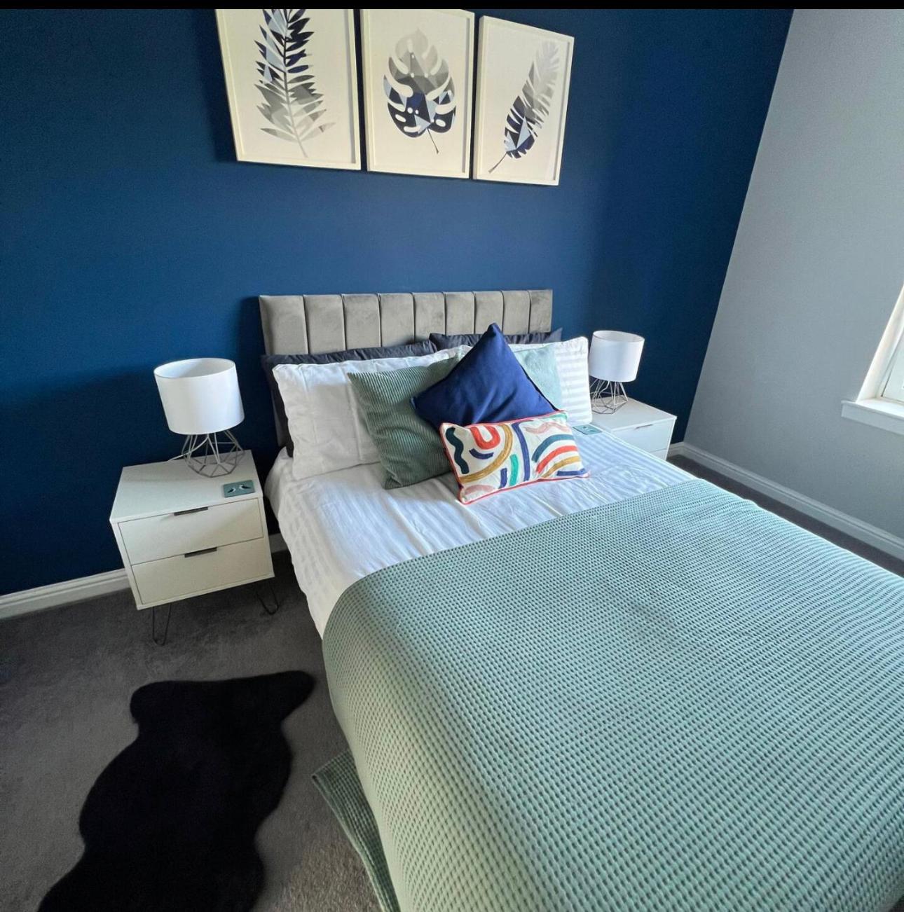 Stunning 2 Bedroom River View Apartment