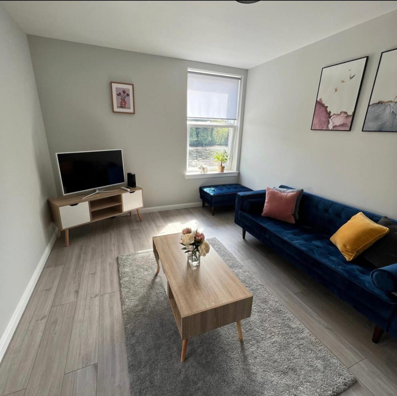 Stunning 2 Bedroom River View Apartment