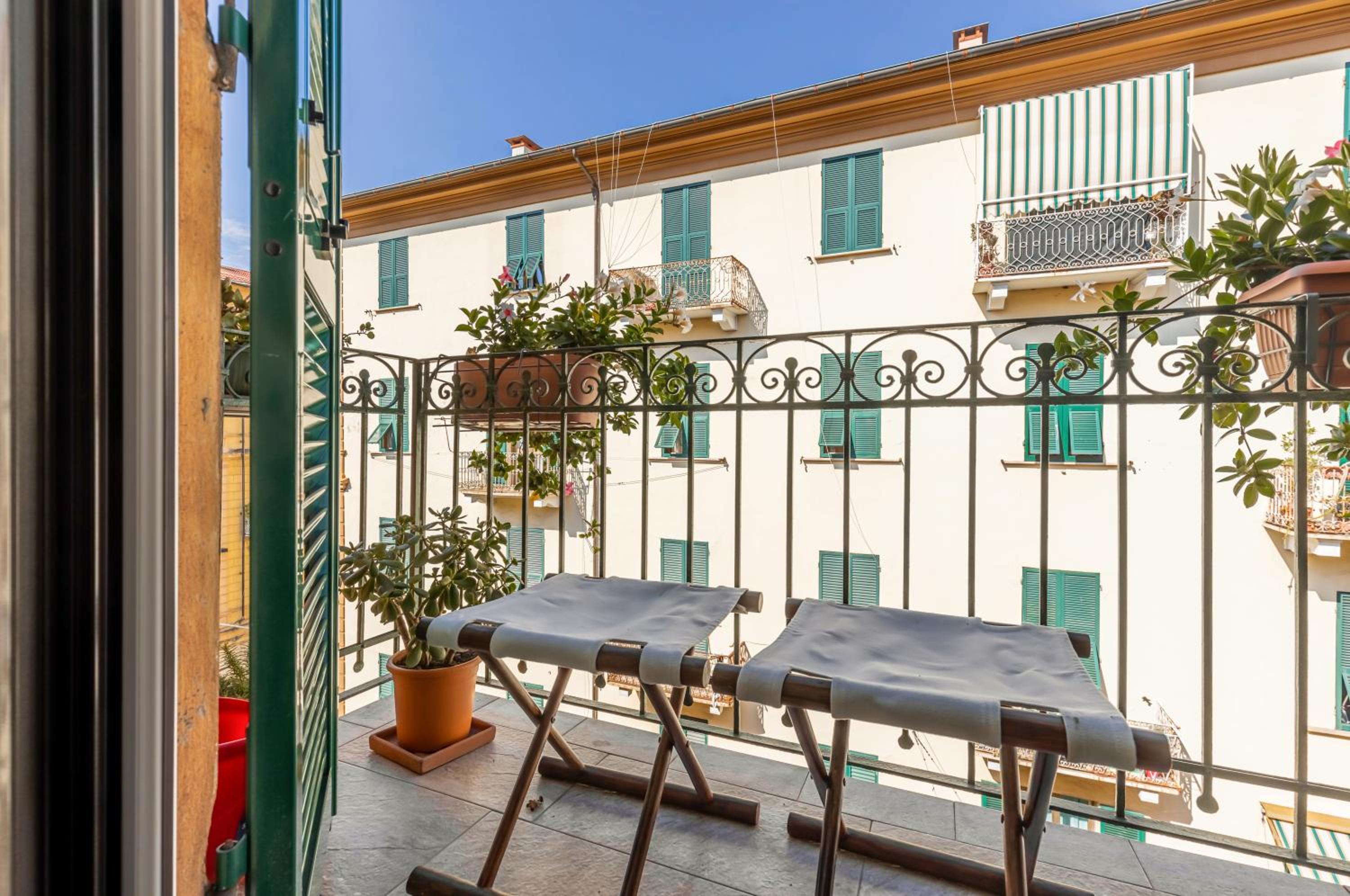 La Spezia Central Flat with Balcony