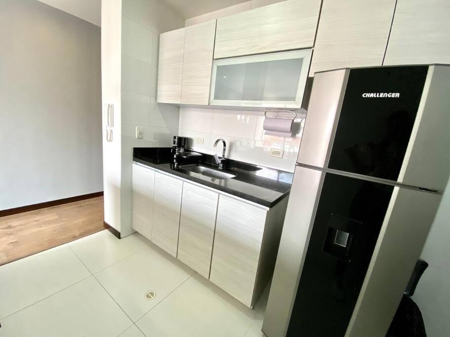 Unicentro, Clinica santafe, 1 hab, 2 baños