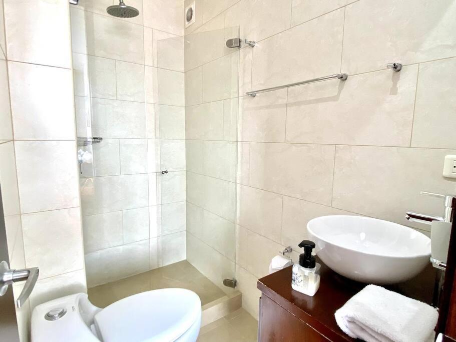 Unicentro, Clinica santafe, 1 hab, 2 baños