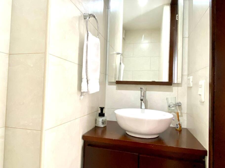 Unicentro, Clinica santafe, 1 hab, 2 baños