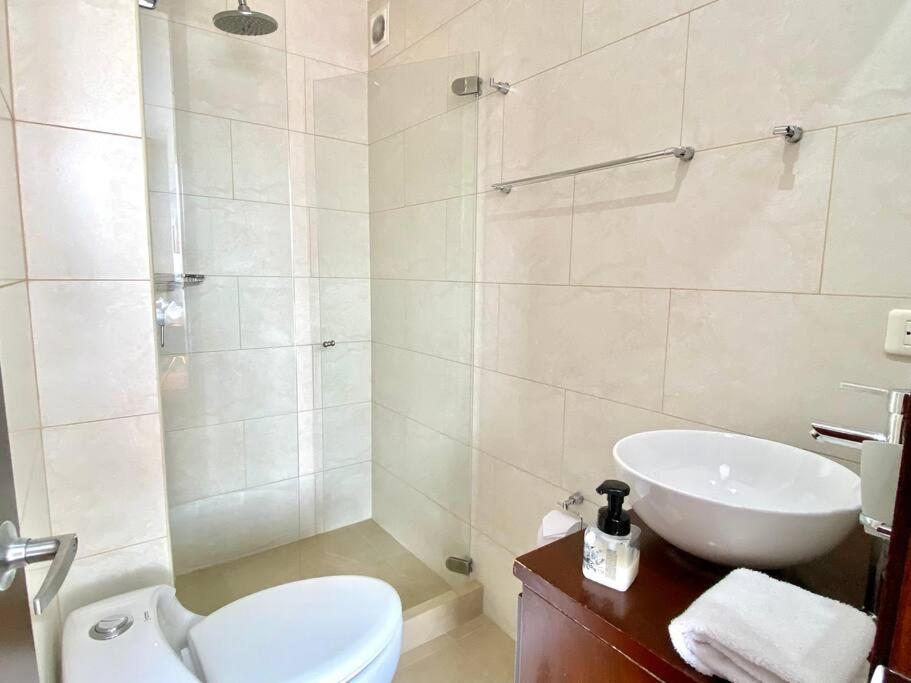 Unicentro, Clinica santafe, 1 hab, 2 baños