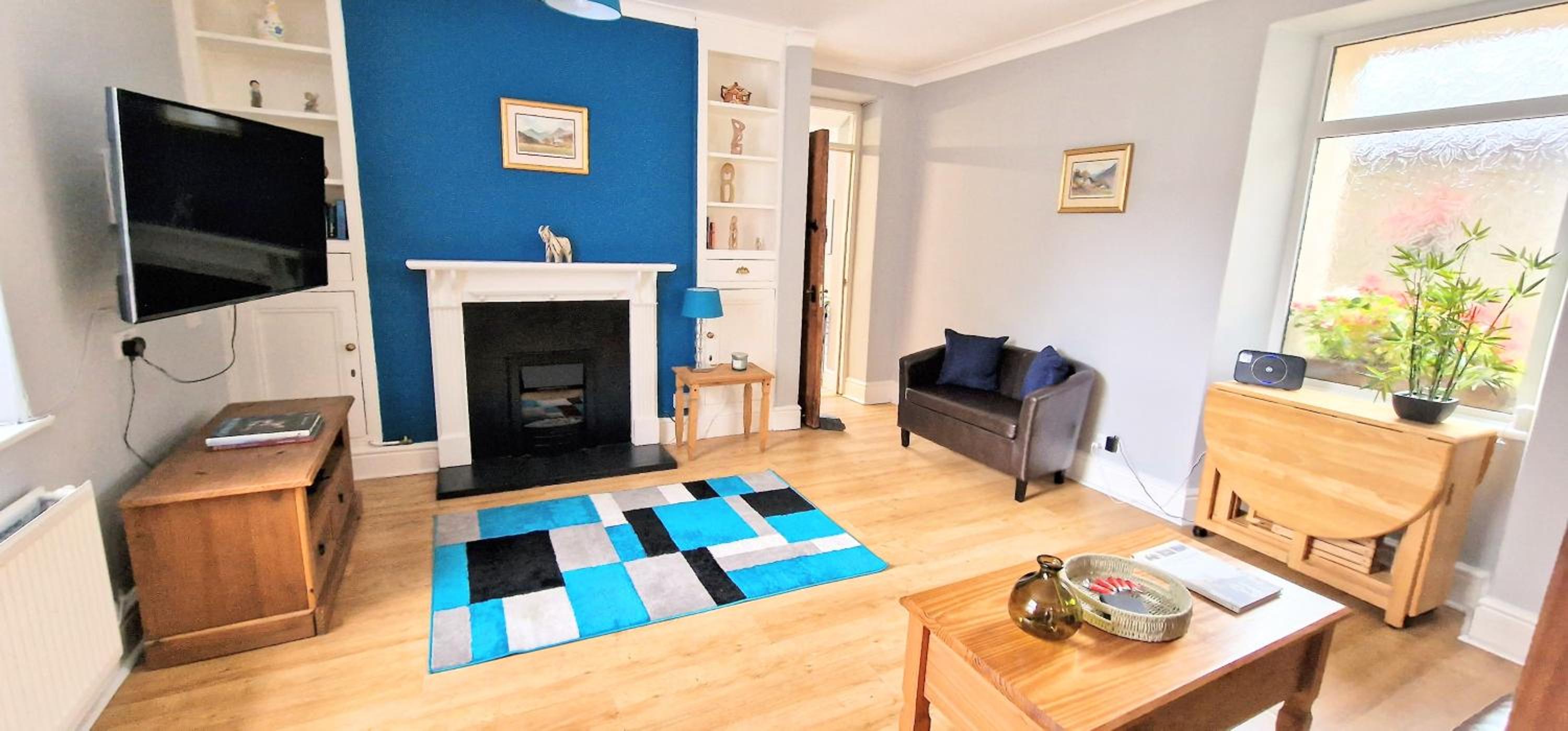 Cheerful Snowdonia cottage,garden snug, mountain views, sleeps 4, near zip world view 4