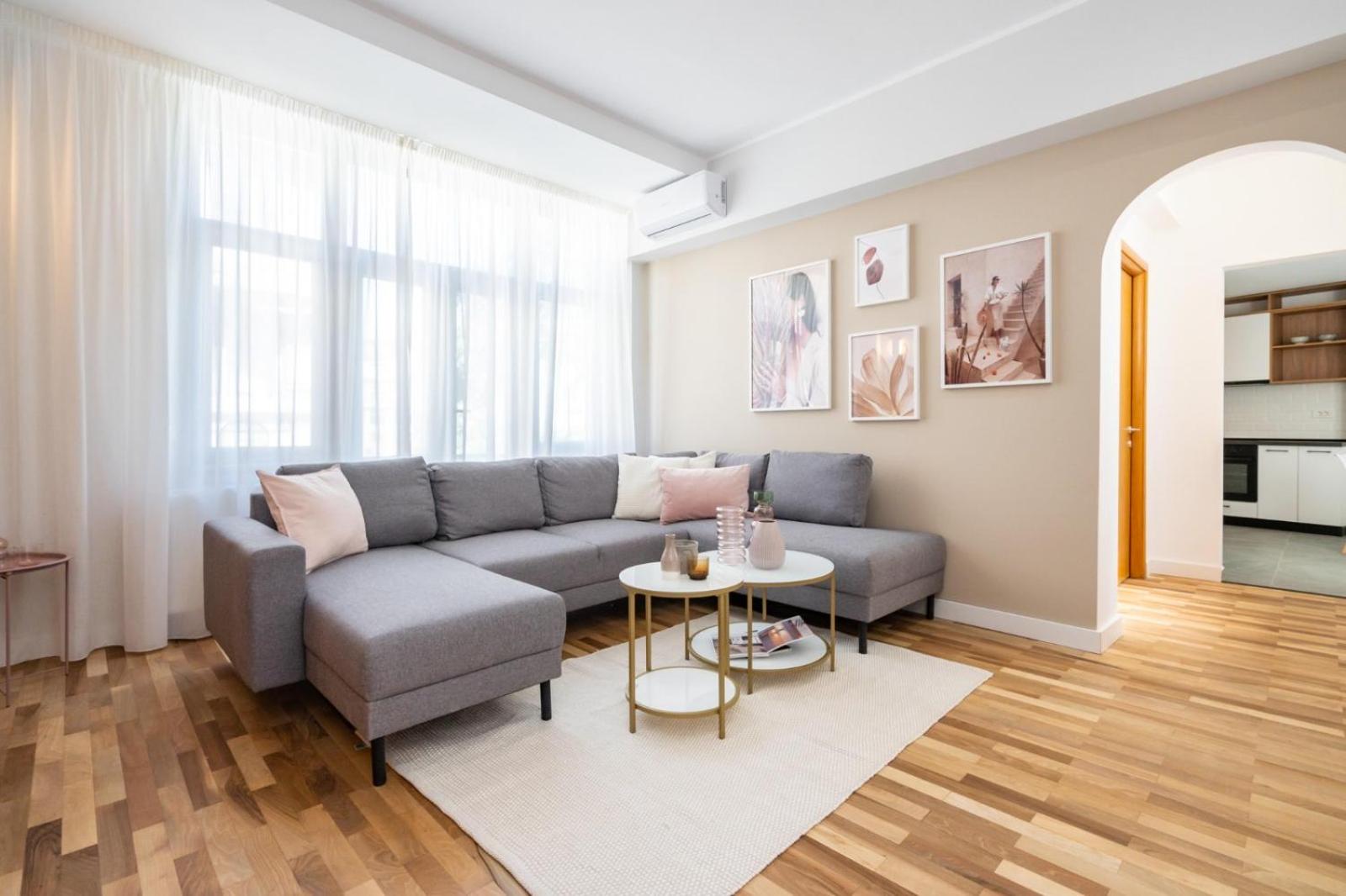 Old Town Bucharest, Lovely 2 Bedrooms Apartment