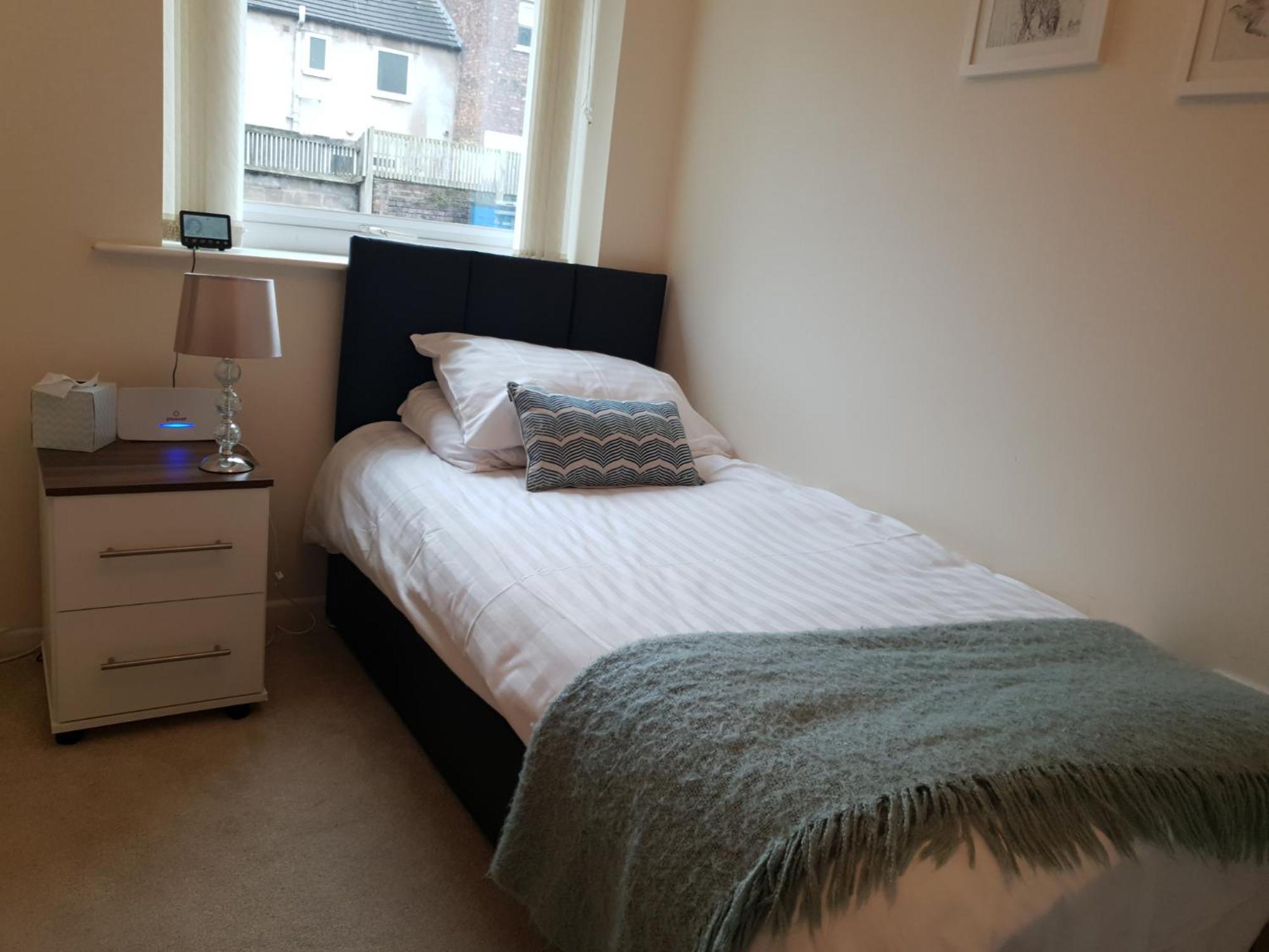 The Sawmills, Carlisle - Spacious 4 Bedroom Family House - Free WiFi - & Parking - Walk to Carlisle Castle