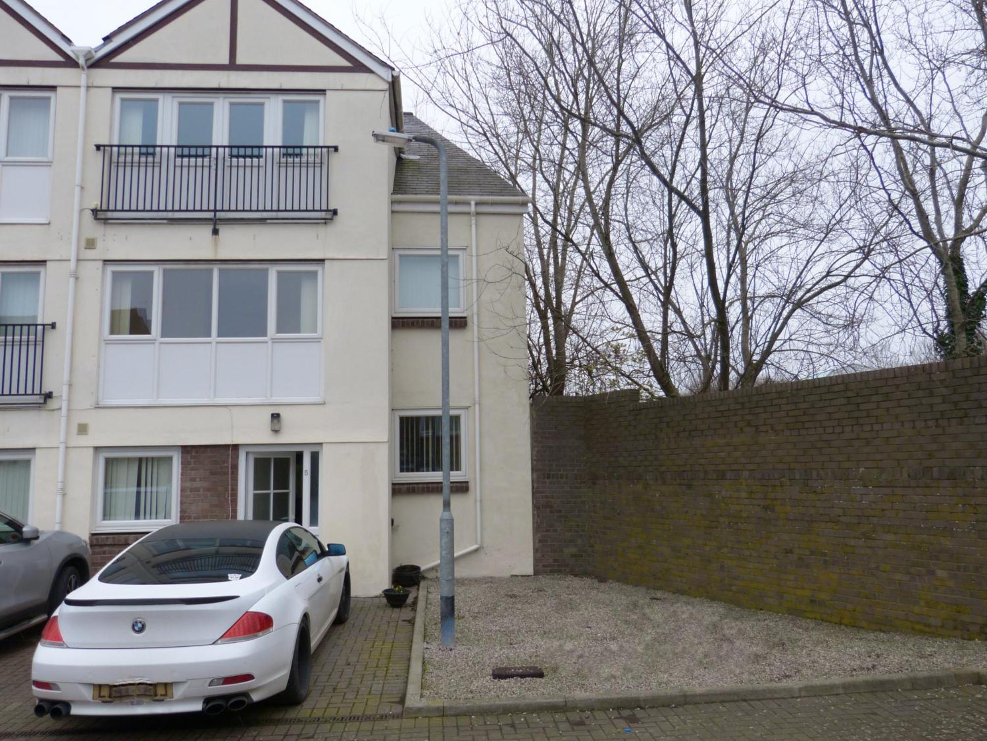 The Sawmills, Carlisle - Spacious 4 Bedroom Family House - Free WiFi - & Parking - Walk to Carlisle Castle
