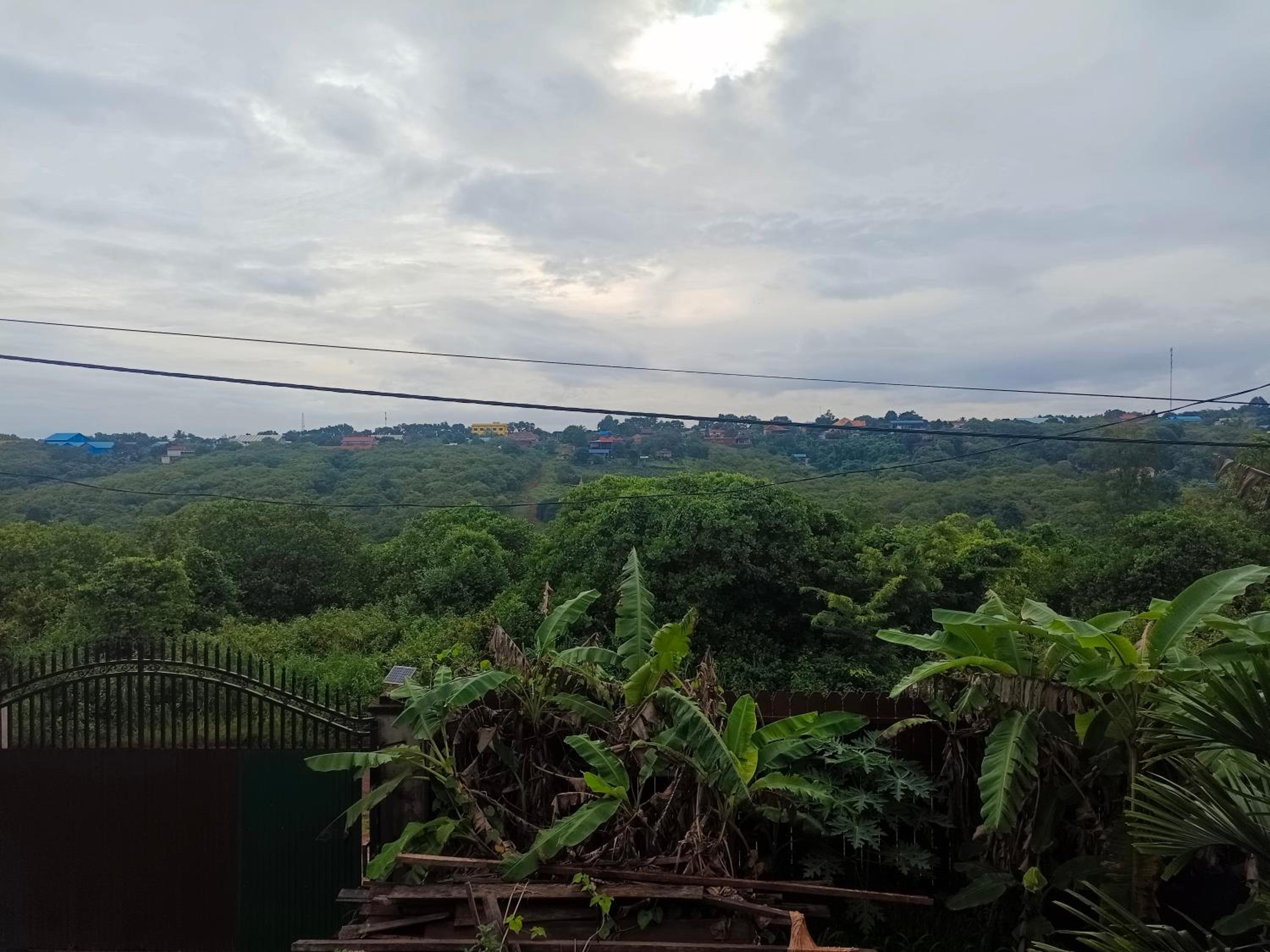 Banlung Hill Top House &Trekking