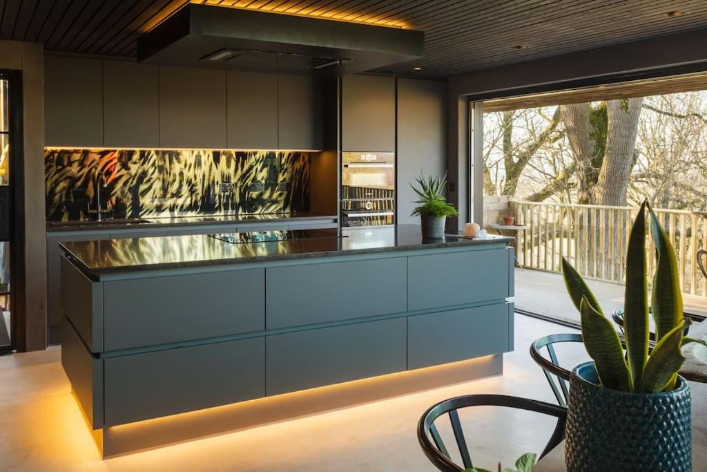 The Rook Retreat - Boutique house, design led features and hot tub view 4