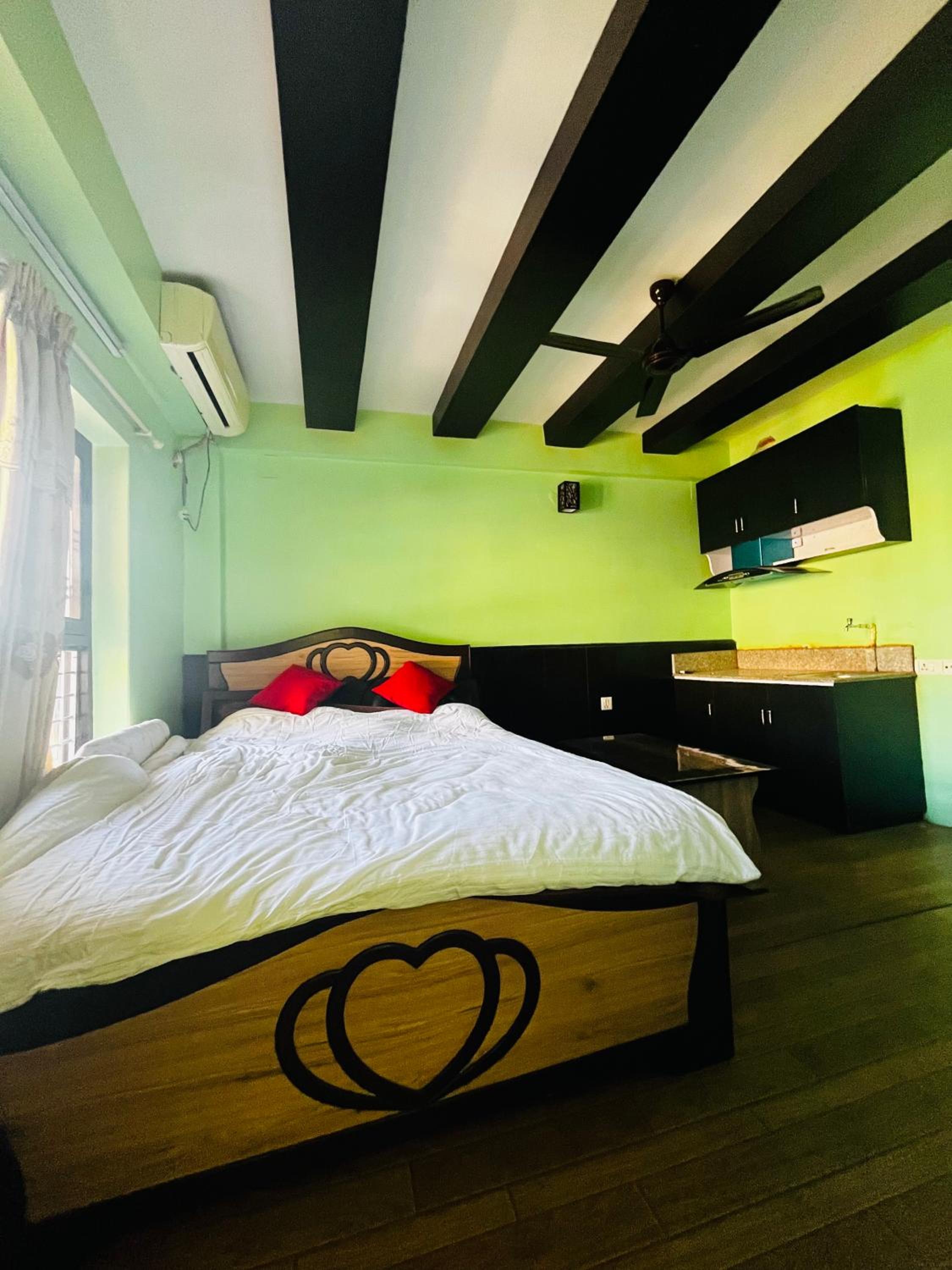 Blue sky Studio , private room , appartment view 5