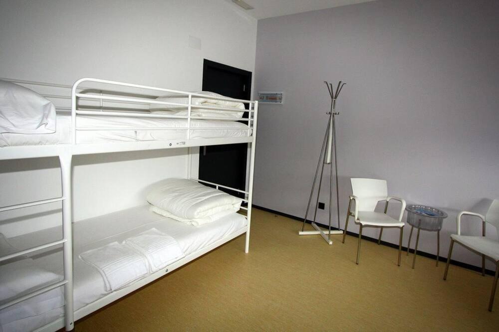 Vigo Beds & Rooms view 2