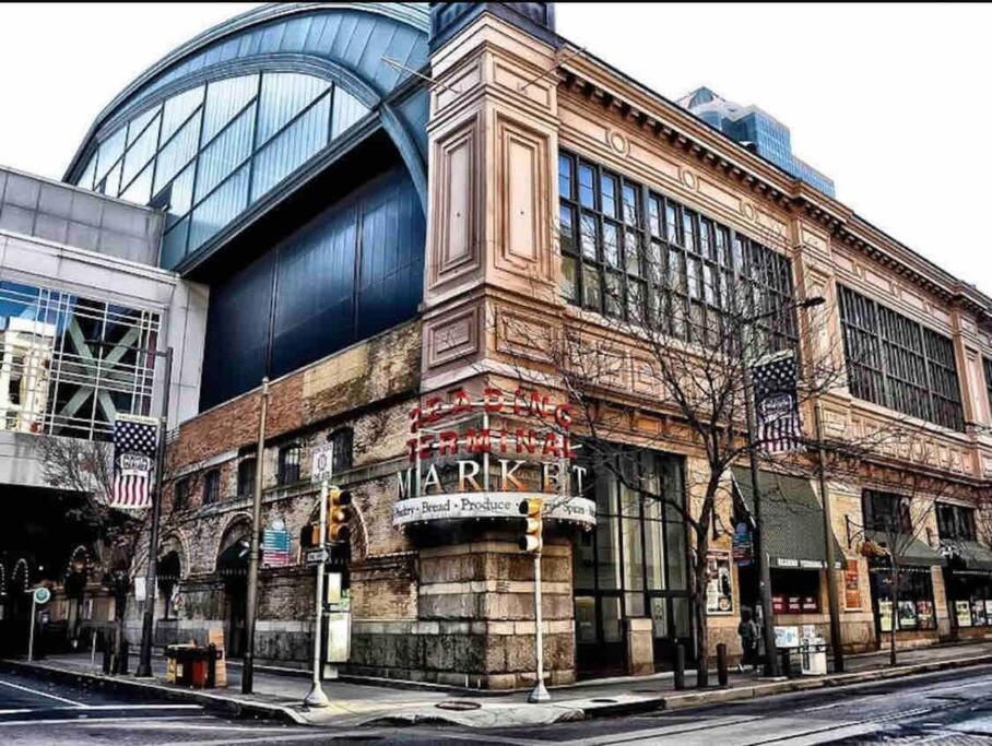 405 Spacious and superior 1BDR APT in center city view 5