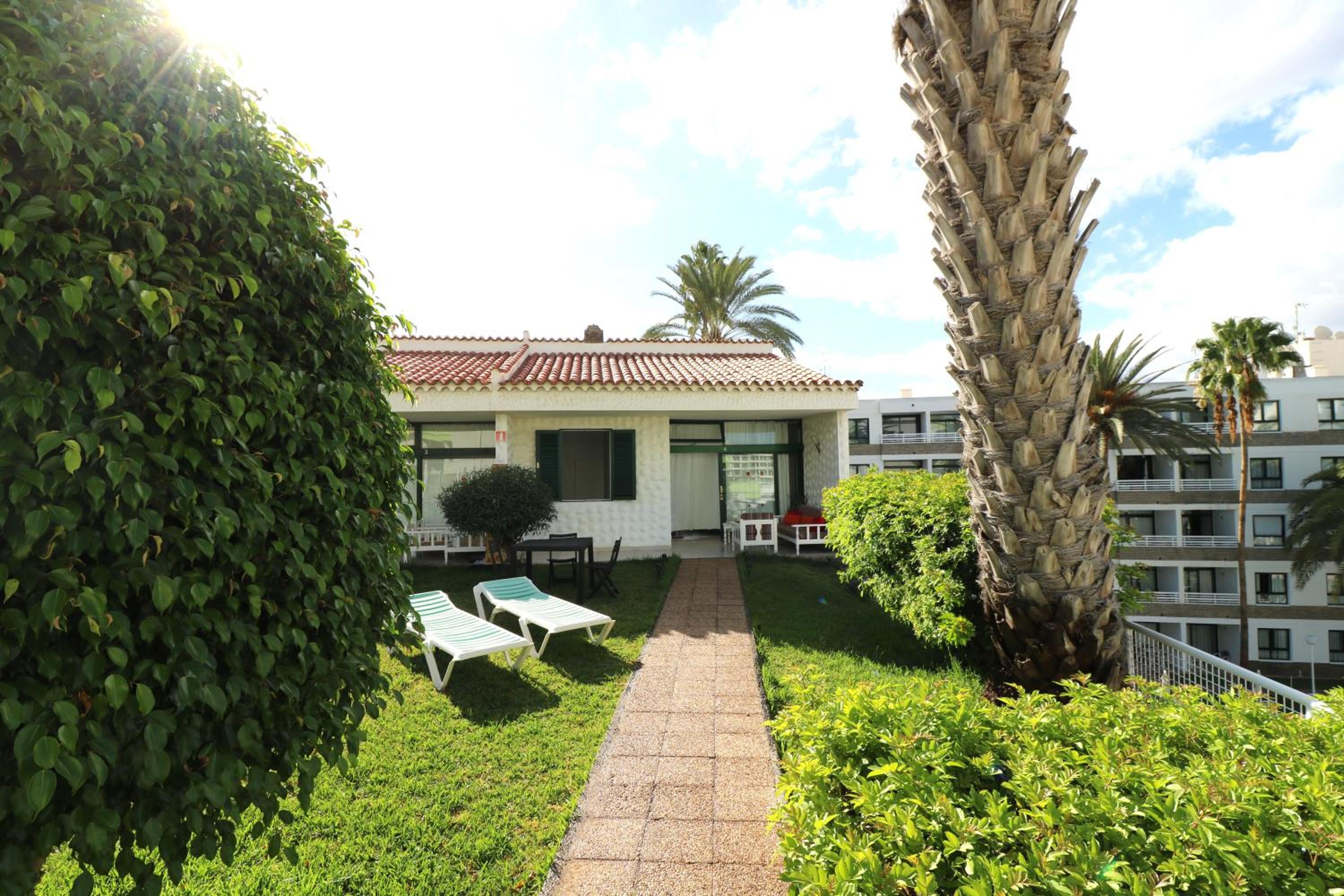 Amplio Bungalow con Piscina climatizada cerca del Yumbo y a pasos de Playa del Inglés view 4