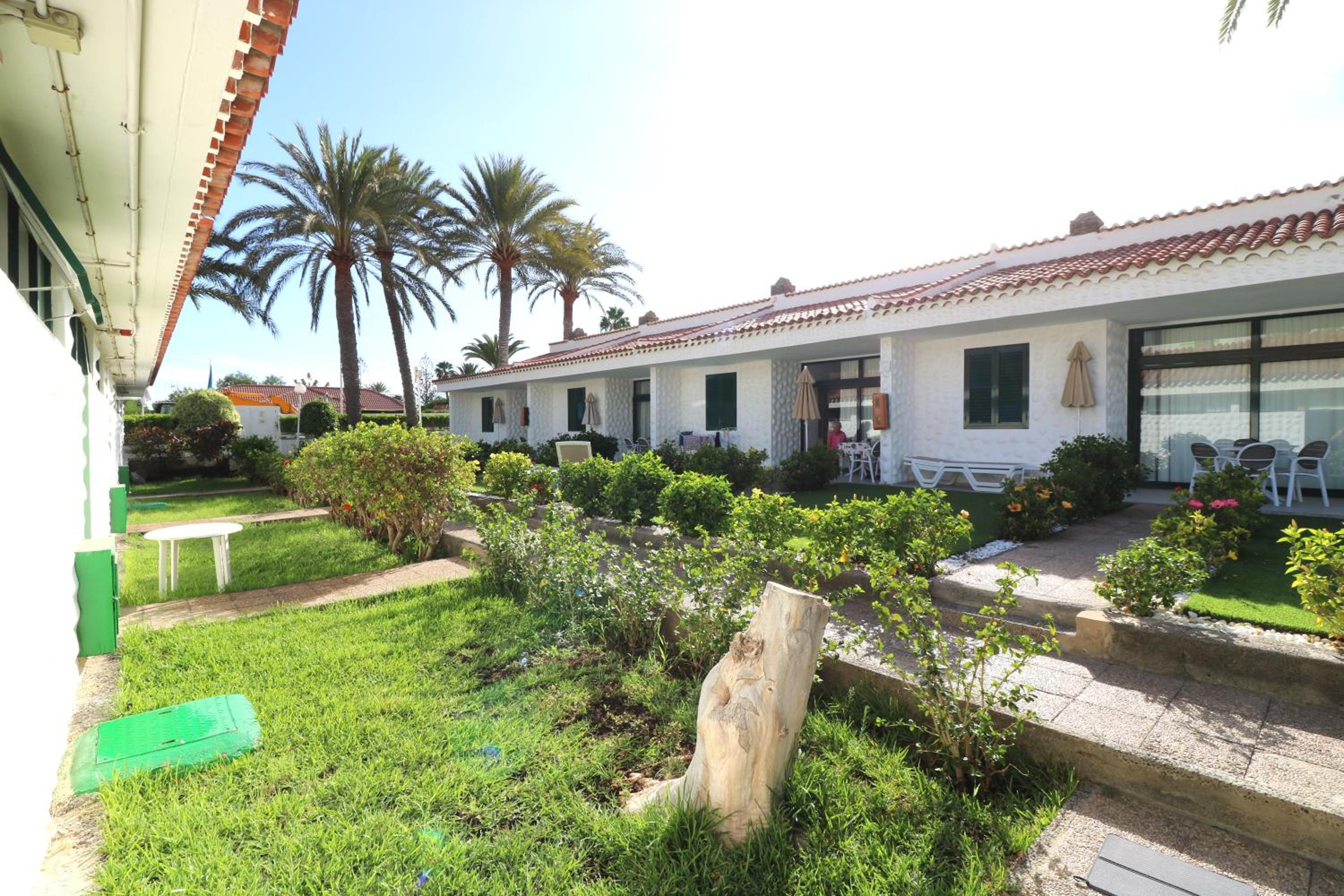 Amplio Bungalow con Piscina climatizada cerca del Yumbo y a pasos de Playa del Inglés view 5
