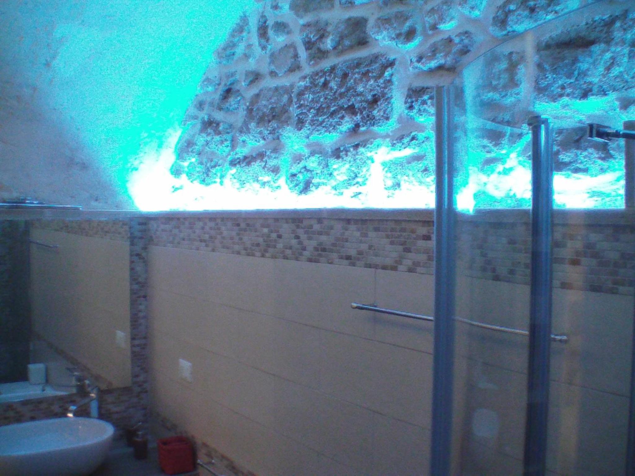 La Grotta en Mesagne — bathroom
