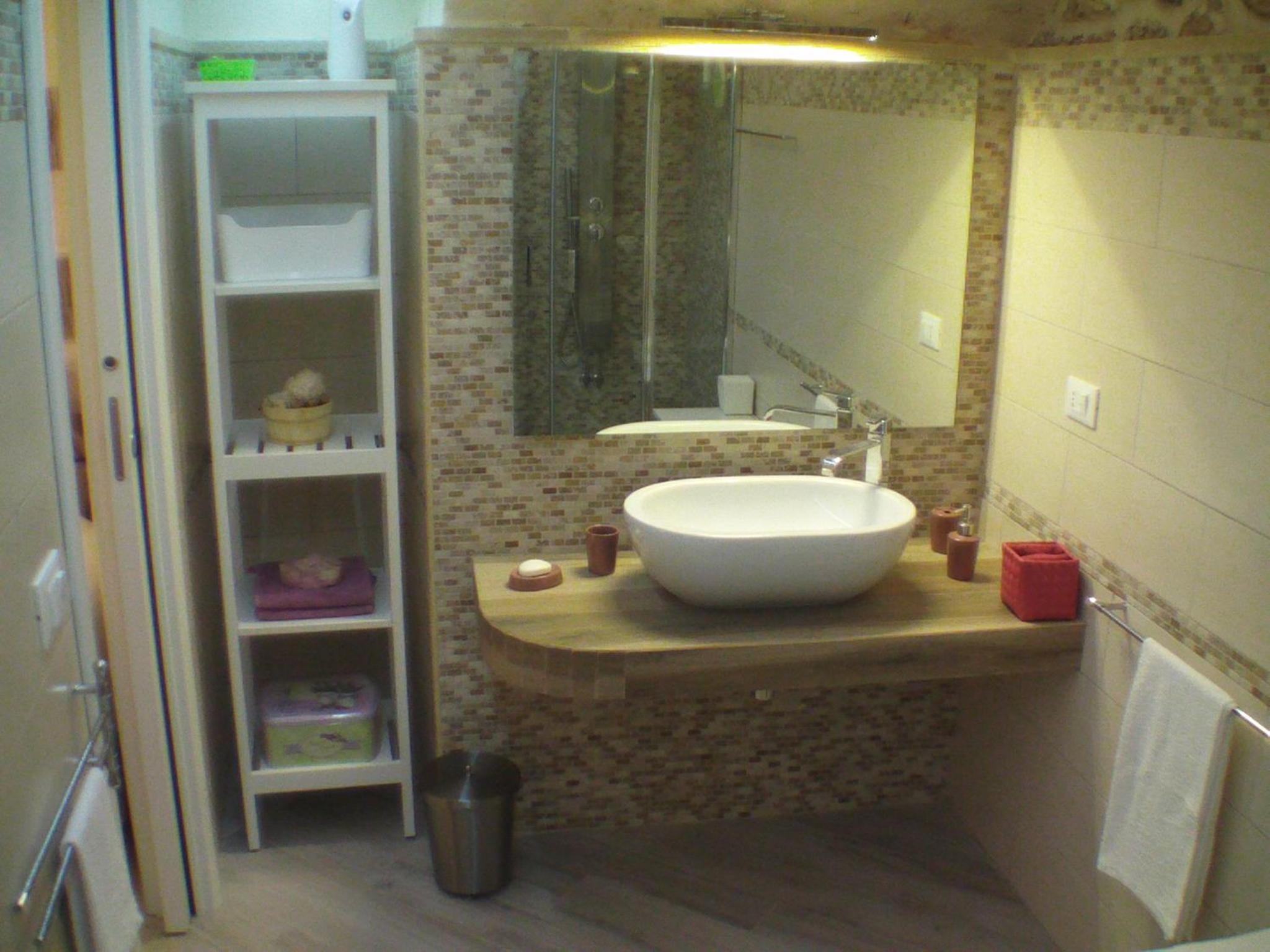 La Grotta en Mesagne — bathroom