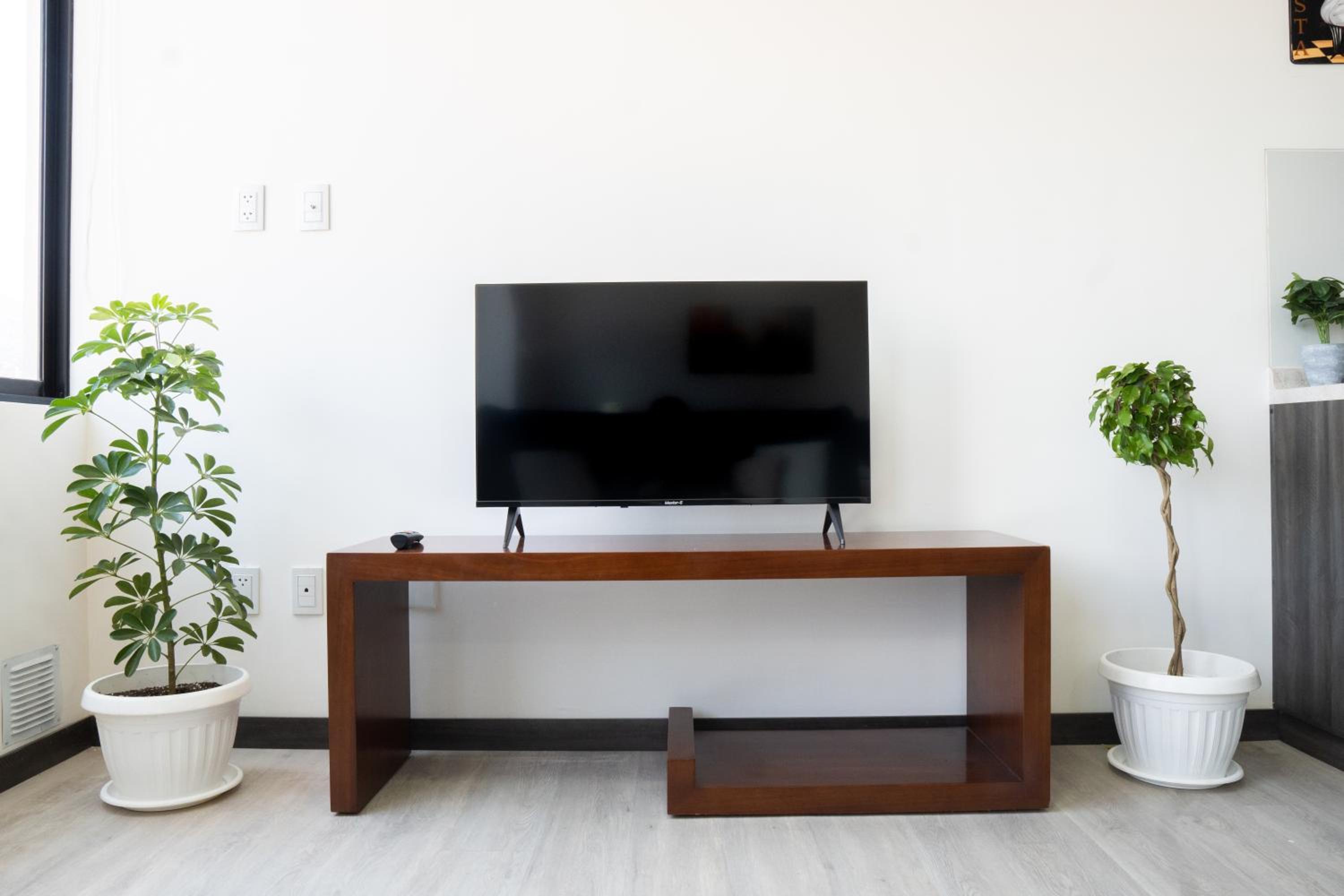 Sky Suites - Fabulous Downtown Studio