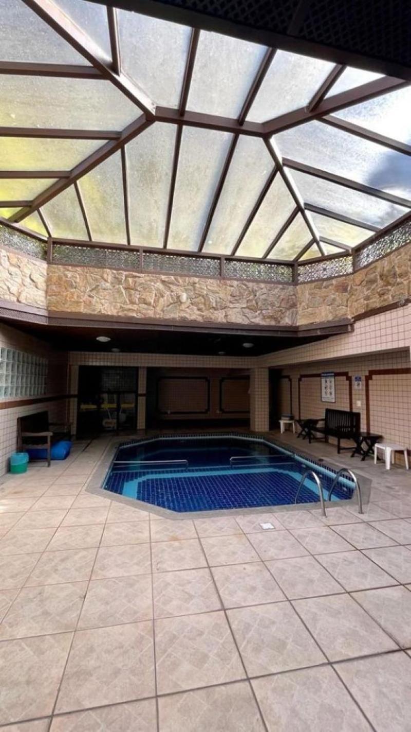 Apto. do Lago com jardim, condomínio completo