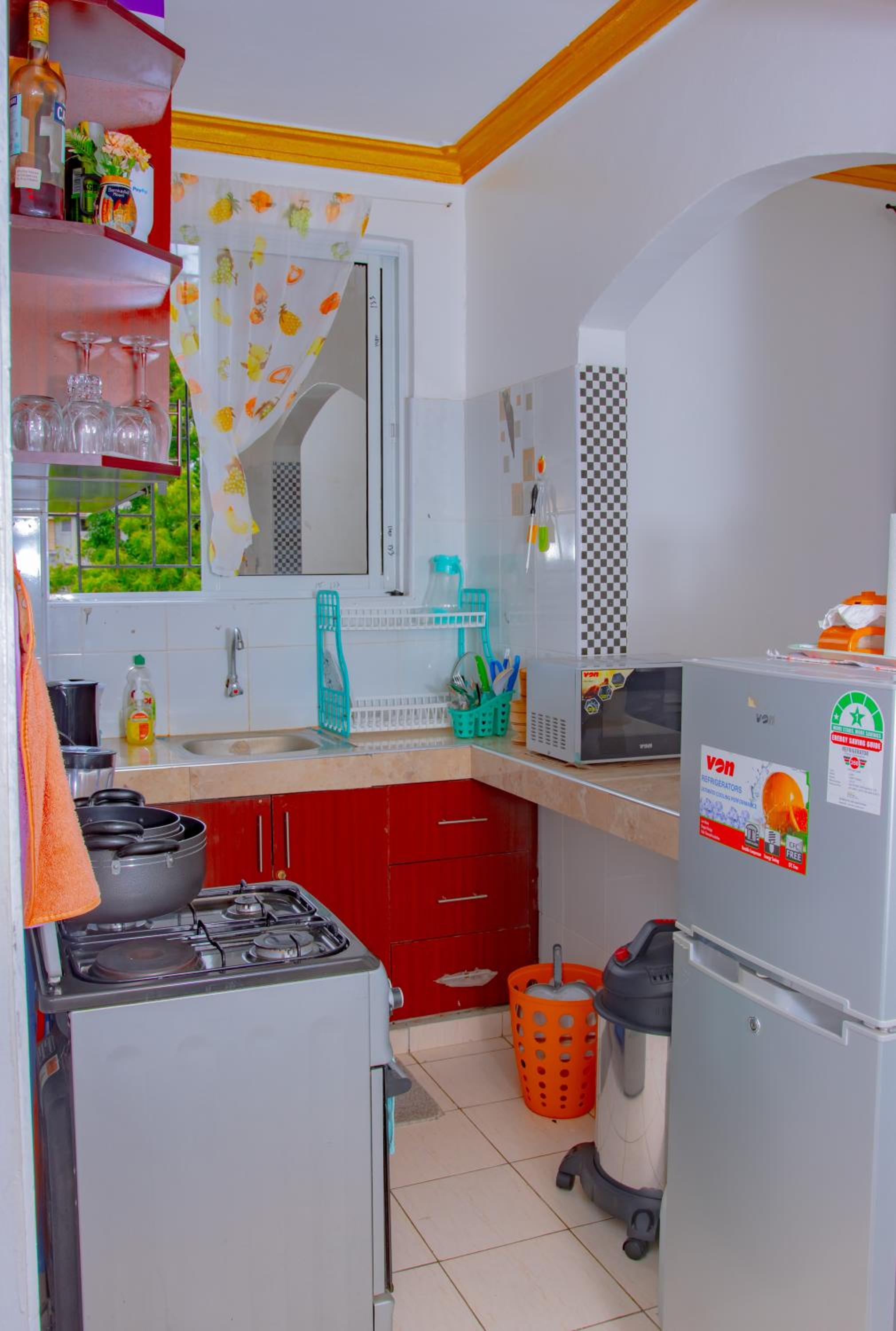 Nayas Haven Studio2 in Mombasa Bamburi Mtambo Mwembeni with hot shower view 5