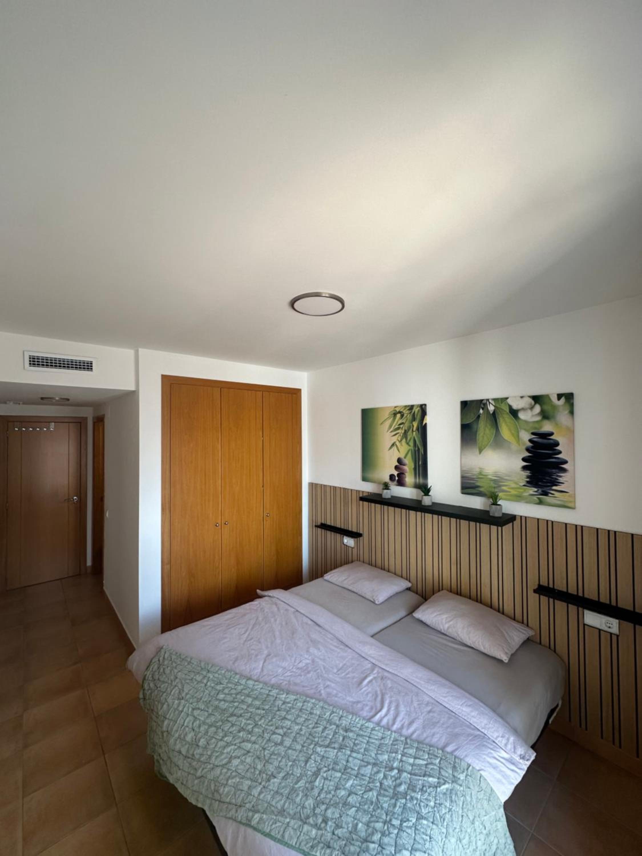 Schöne Unterkunft mit Pool und Terrasse.