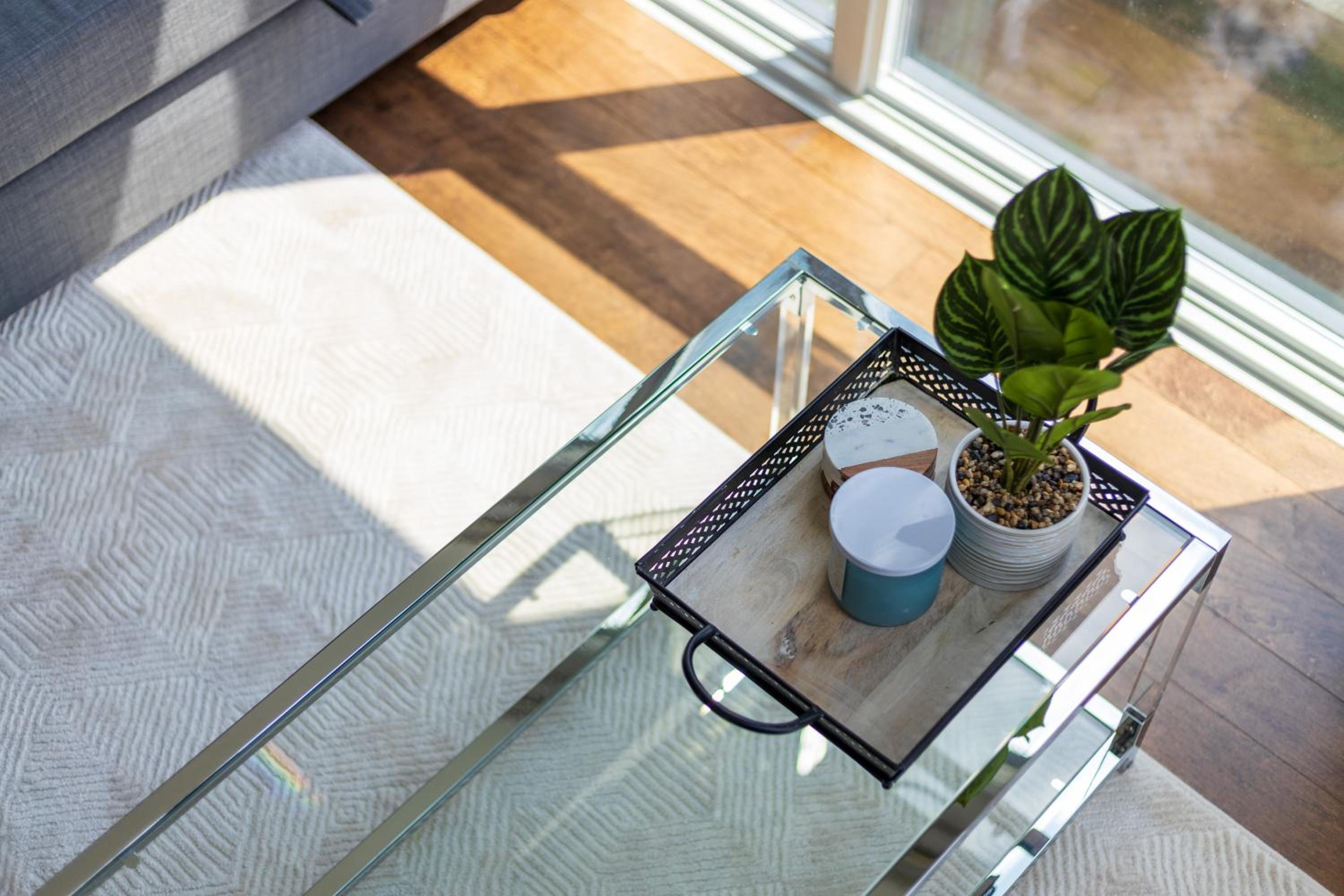 Ultra Luxurious 2.5 Bedroom 2 Full Bathroom 1 Parking Condo Near SQ1 Striking Views
