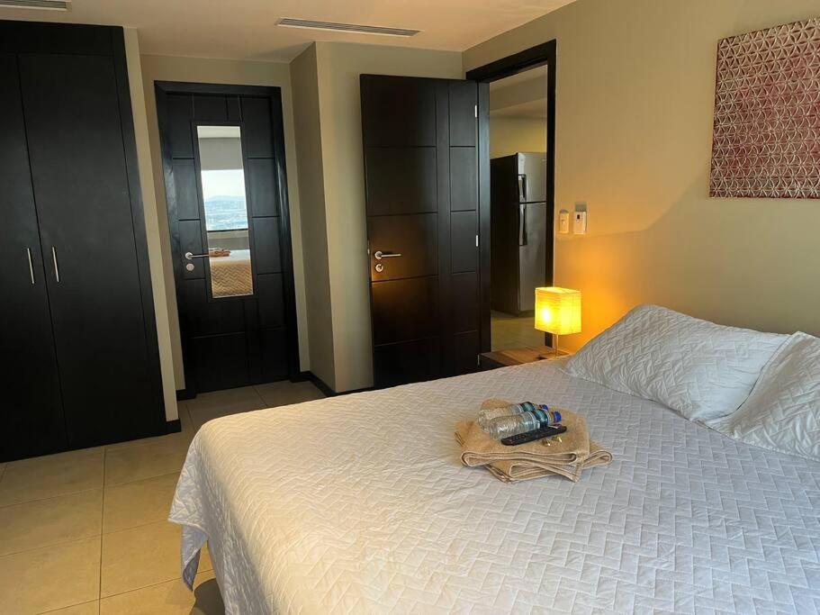 Suite en Puerto Santa Ana con vista a la ciudad! view 5