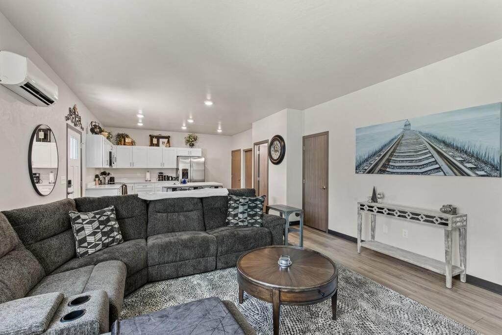 Brand New 3BD 2 5BTH Triplex Unit Near DT Spokane view 2