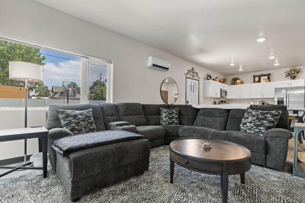 Brand New 3BD 2 5BTH Triplex Unit Near DT Spokane view 4