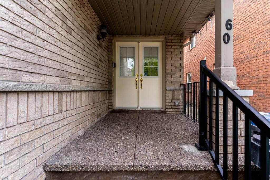 Luxury Home In Castlemore Brampton