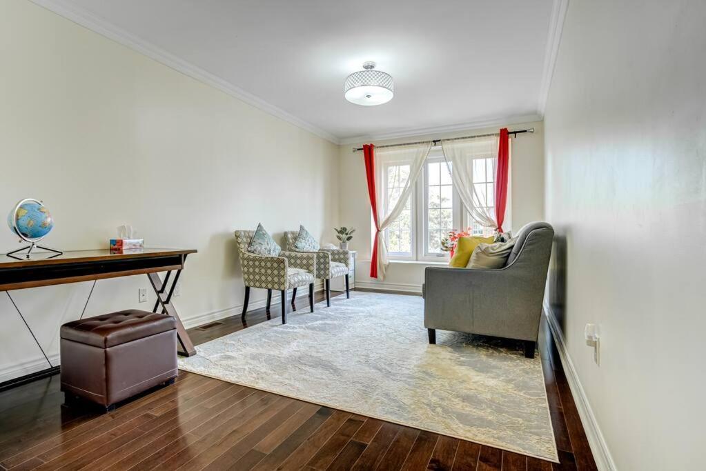 Luxury Home In Castlemore Brampton