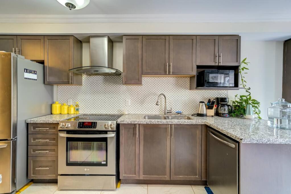 Luxury Home In Castlemore Brampton