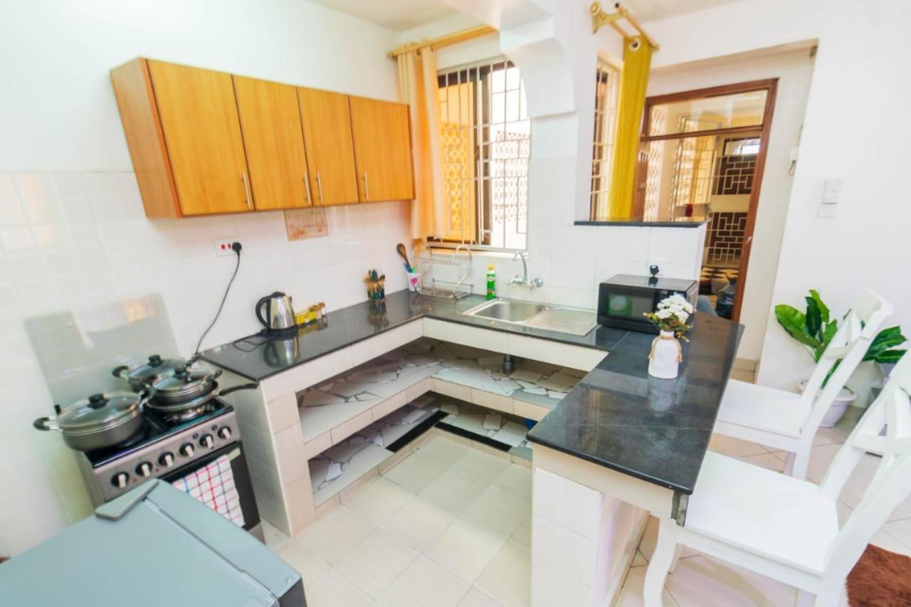 Executive 1 bedroom Queensize bed/hot shower/fast Wi-fi