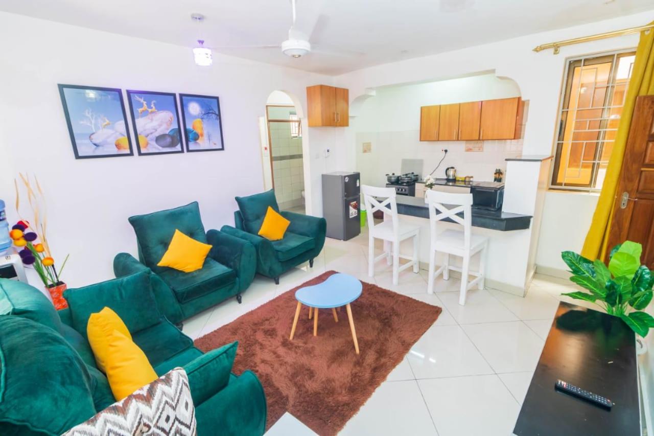 Executive 1 bedroom Queensize bed/hot shower/fast Wi-fi