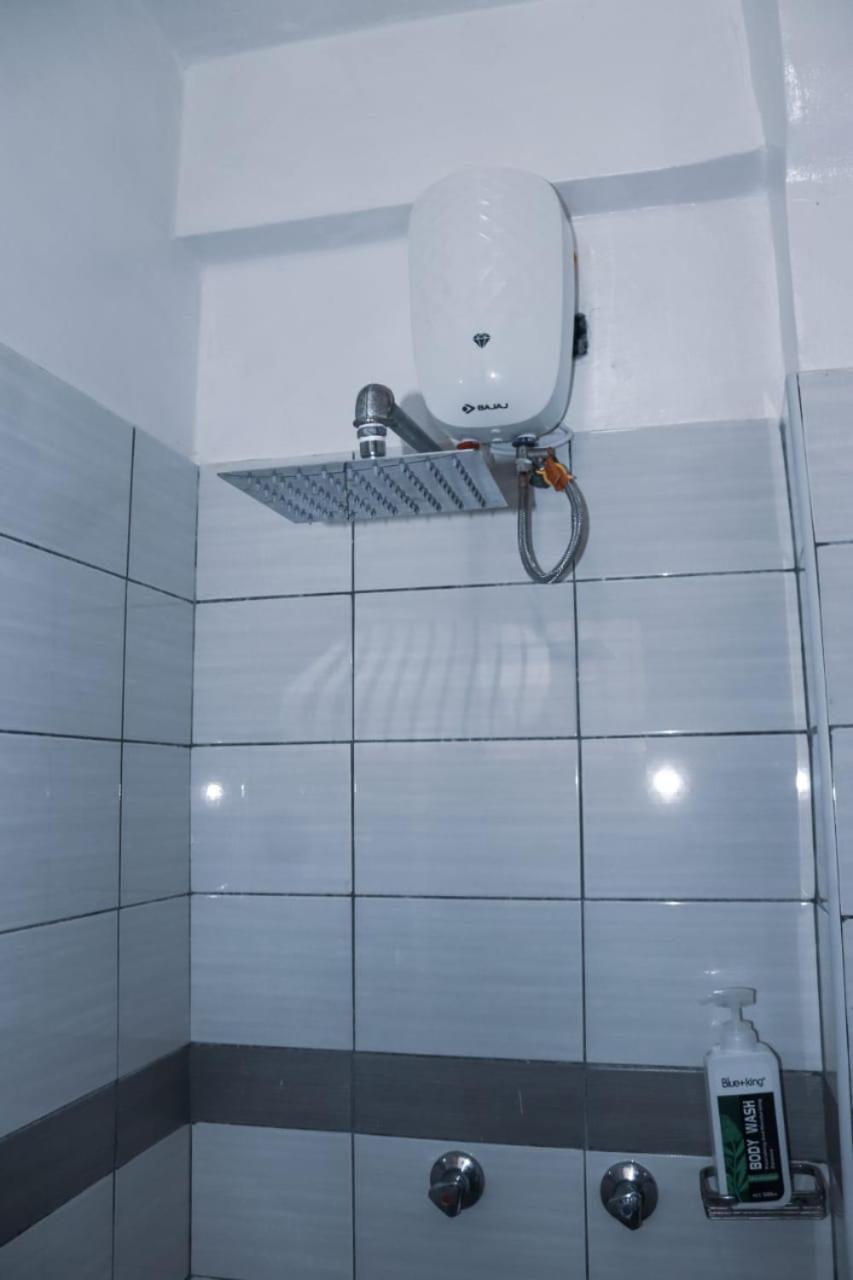 Executive 1 bedroom Queensize bed/hot shower/fast Wi-fi